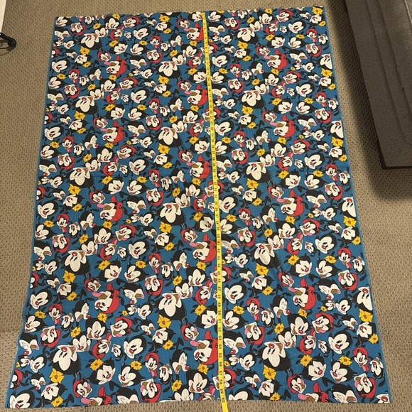 Vintage 1994 Blue Animaniacs cartoon COTTON FABRIC Yakko Wakko 44 x 60in 1.5yd - Picture 4 of 7